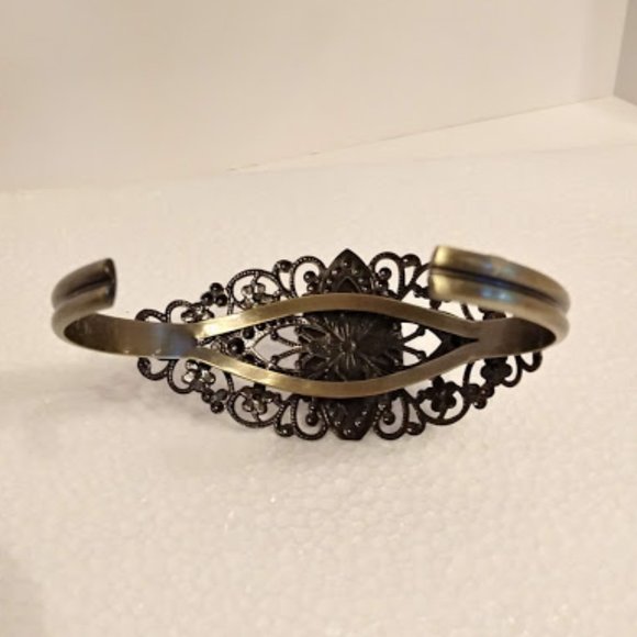 OBSIDIAN SNOWFLAKE* CUFF BRACELET* ANTIQUED BRASS*HAND CRAFTED* - Picture 4 of 4